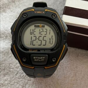 ♦️Timex Ironman Black and Gray Sports Watch